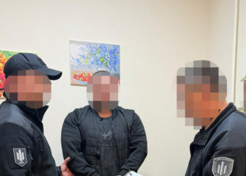 Хотів бути всім. Військовому 155-ї бригади, який катував побратима перед строєм, повідомили про підозру (ВІДЕО)