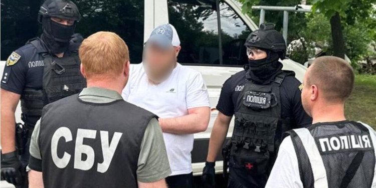 Щойно звільнився – і за старе. У Миколаєві кримінальник знову сяде за вимагання неіснуючого боргу у $700 (ФОТО)