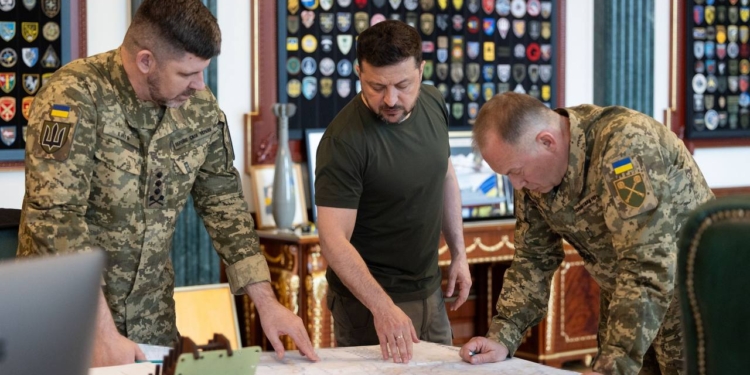 Зеленський провів нараду з оборони – похвалив миколаївських десантників і повідомив, що росія готується до додаткової мобілізації