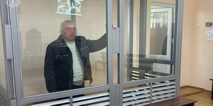 На Вінничині 82-річний дід зґвалтував 10-річну дівчинку, а вона випадково зняла це на телефон (ФОТО)