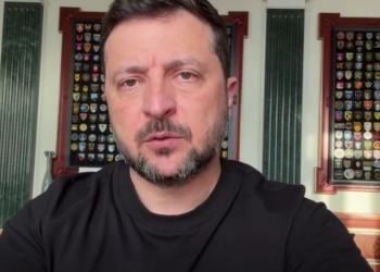 Зеленський попросив бути уважними до тривог – розвідки кажуть про можливість масованого удару (ВІДЕО)