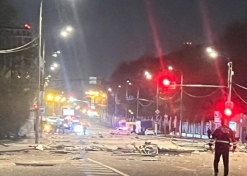 У Москві уламки дрона влетіли у висотку – за 6 км від Червоної площі (ФОТО, ВІДЕО)