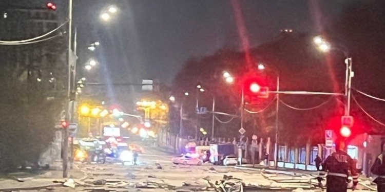 У Москві уламки дрона влетіли у висотку – за 6 км від Червоної площі (ФОТО, ВІДЕО)