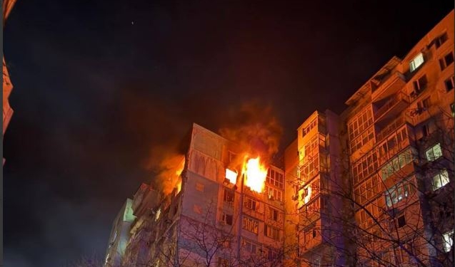 Вночі в Одесі внаслідок дронової атаки горіли 2 висотки (ФОТО, ВІДЕО)