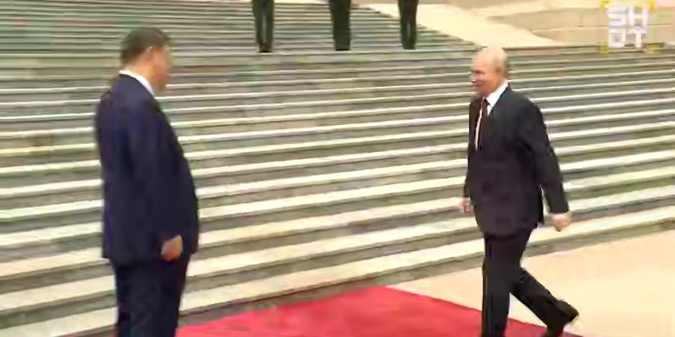 Путін зустрівся з Сі. Йти йому важко (ВІДЕО)