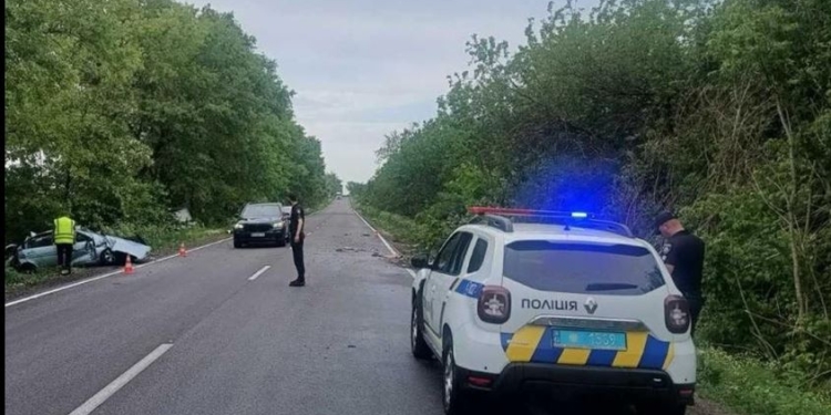 На Миколаївщині у ДТП 2 вантажівок і легковика загинув пасажир (ФОТО)
