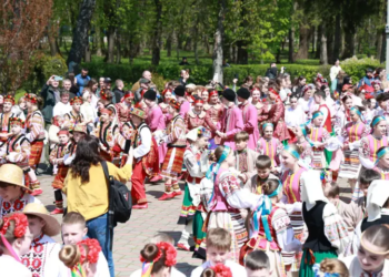 Рекорд України у Хмельницькому: 888 учасників станцювали Краков’як