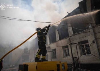 Удар російських дронів по дитсадку у Сумах: одна людина загинула, двоє поранені (ФОТО)