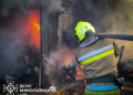 У Миколаєві вогнеборці ліквідовують масштабну пожежу (ФОТО)