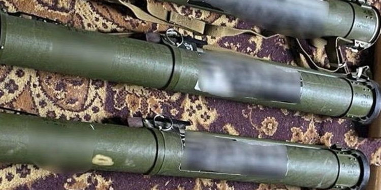 У Миколаєві поліцейські затримали підозрюваного у незаконному зберіганні арсеналу зброї та боєприпасів (ФОТО)