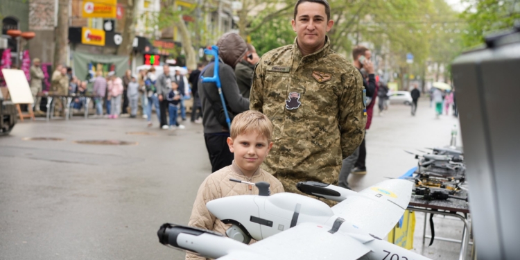 У Миколаєві на Миколу-літнього 123 бригада ТрО показала, чим воює, і провела благодійний аукціон (ФОТО)