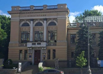 Поки росіяни отримували нагороди в Каннах… Міністерство культури назвало провідні культурні інституції, пошкоджені внаслідок сьогоднішнього російського обстрілу Києва (ФОТО)