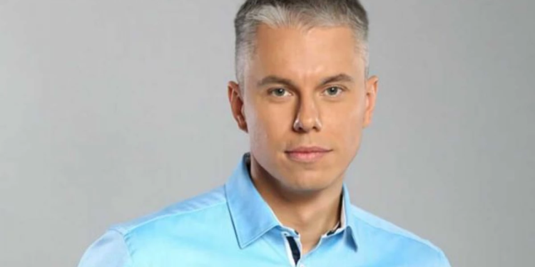 Телеведучий Андрій Доманський отримав російський паспорт і працює в банку
