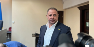 Суд щодо Єрмака продовжиться завтра. Що він сказав сьогодні – журналістам і Червінському