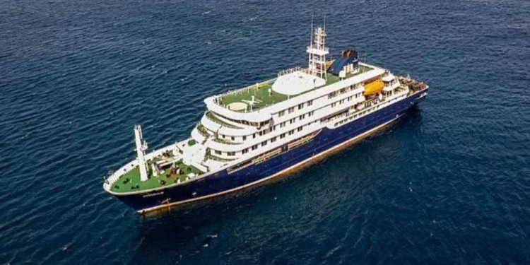 На круїзному лайнері, де стався спалах смертельного вірусу, є українці (ФОТО)
