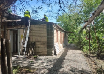 Внаслідок ранкової атаки дронів на Миколаїв пошкоджено лікарню (ФОТО)