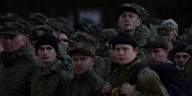 Дефіцит людей, грошей і здорового глузду – висновок IISS щодо стійкості РФ