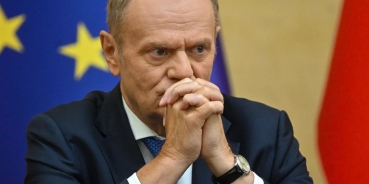 Після падіння російського дрону на будинок у Румунії і погроз Медведєва Туск закликав членів НАТО серйозніше до цього ставитися