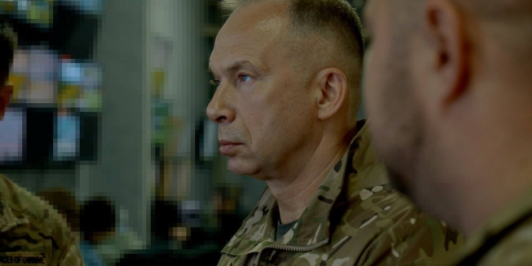 На трьох напрямках Південної операційної зони росіяни зосередили понад 140 тисяч військових – Сирський