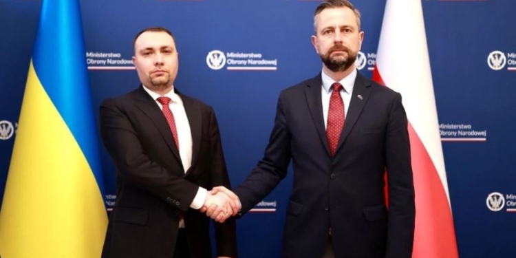 Буданов у Польщі намагається гасити пожежу, що виникла через рішення Зеленського