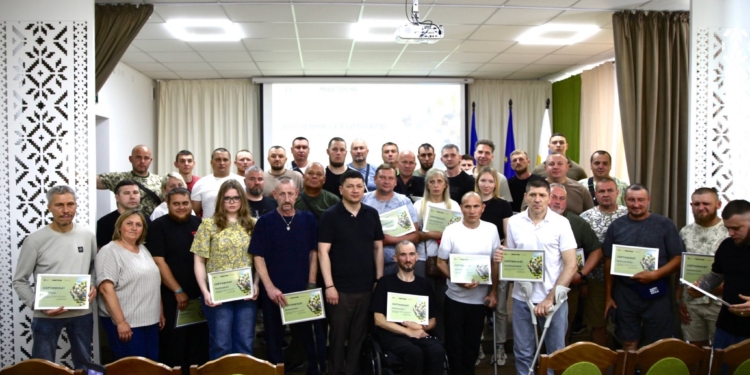 У Миколаєві ветеранам та родинам загиблих вручили 38 сертифікатів на придбання житла (ФОТО)