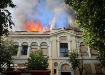 Росіяни завдали цинічного удару по Художньому музею в Харкові – четверо людей постраждали, картини рятували всі (ФОТО, ВІДЕО)