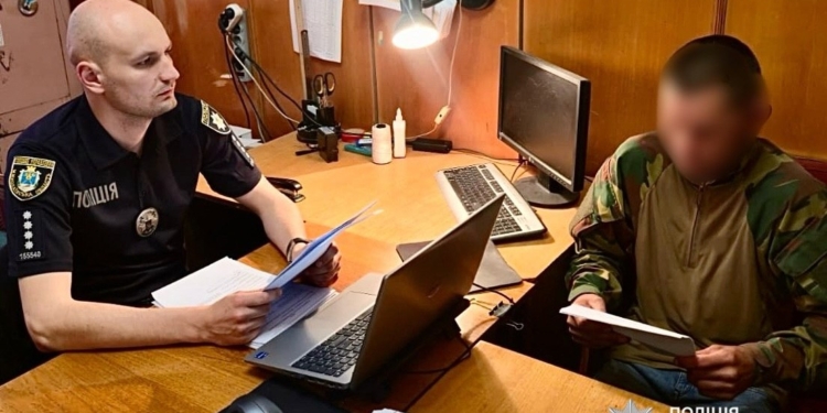 На Миколаївщині чоловік посварився з сусідами і вночі підпалив їхнє авто (ФОТО)