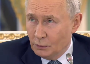 “Якби ми сіли за стіл переговорів, я сказав би Зеленському: “слава Богу, що все закінчилося”, – Путін (ВІДЕО)