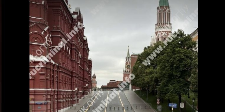 У Москві перекрили Червону площу, на мавзолеї кулеметники (ФОТО)