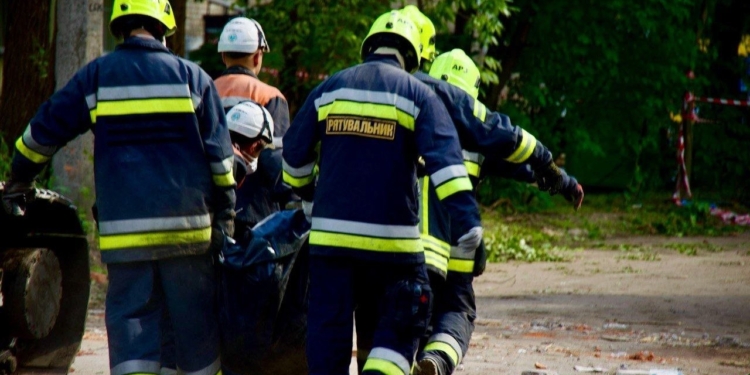 У Дніпрі внаслідок нічної атаки 16 загиблих, 42 поранених
