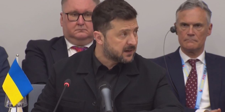 Якщо ми хочемо, щоб Європа мала сильну армію, це можливо лише з Україною, – Зеленський на Рамштайні (ВІДЕО)