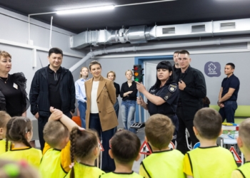 Перша леді України Олена Зеленська відвідала укриття в закладах освіти Миколаївщини (ФОТО)
