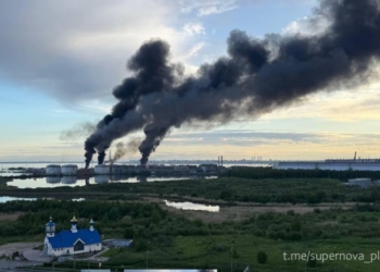 У Петербурзі атакований нафтовий порт (ВІДЕО)