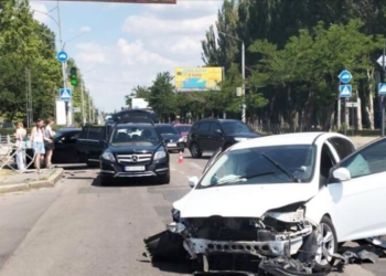 У Миколаєві у ДТП на Богоявленському травмувалися водій та пасажир (ФОТО)