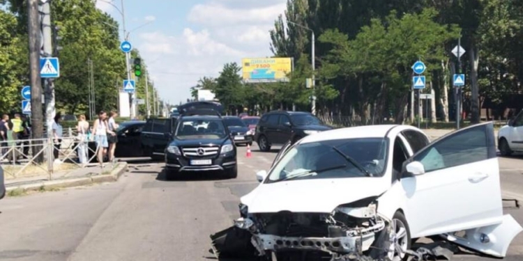 У Миколаєві у ДТП на Богоявленському травмувалися водій та пасажир (ФОТО)