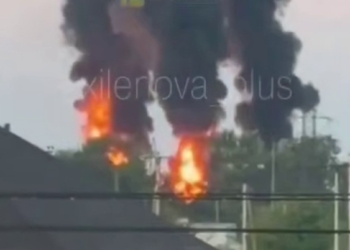 У Краснодарському краї атакована та горить нафтобаза (ВІДЕО)