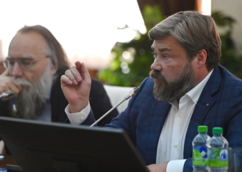 На Петербурзькому економічному форумі представили “світле майбутнє” РФ. Із позитивного – ядерний удар (ВІДЕО)