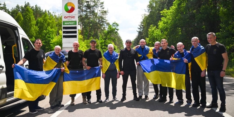 Україна повернула з російського полону 7 цивільних українців (ВІДЕО)