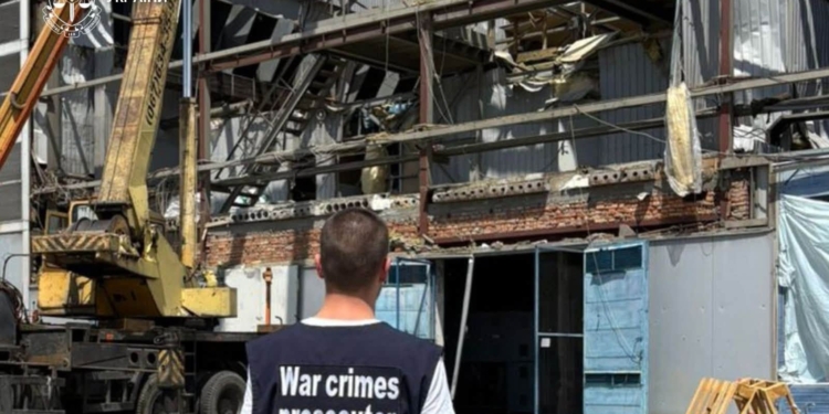 росія вдарила ракетою по Дніпру: п’ятеро людей загинули, 21 поранений (ФОТО)