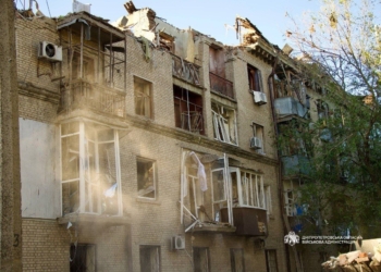 У Дніпрі вже 8 загиблих – з-під завалів дістали тіло маленького хлопчика
