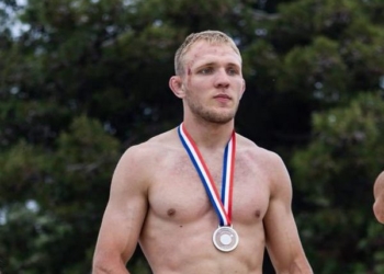Олексій Яковчук з Миколаївщини – срібний призер етапу Світової серії з пляжної боротьби (ФОТО)