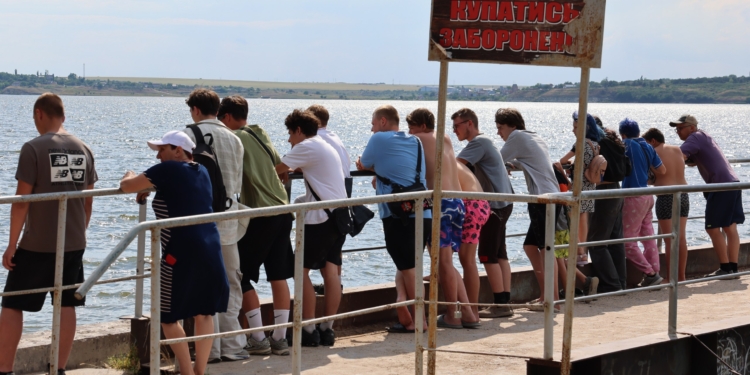 У Миколаєві на Намиві потонув підліток – стрибнув у воду з пірсу (ФОТО, ВІДЕО)