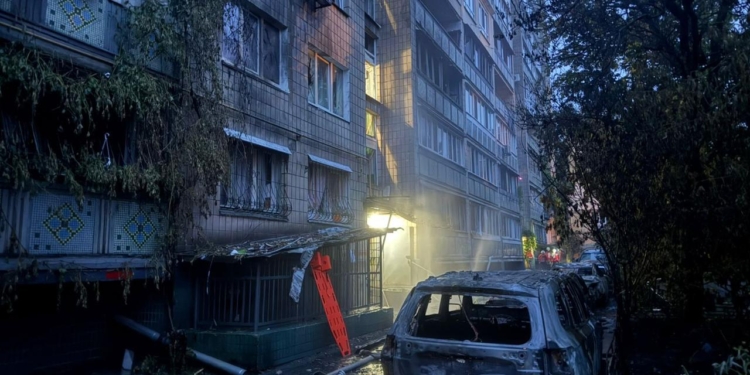 «Так Росія показує світу свої наміри вести війну далі» – Зеленський прокоментував сьогоднішню російську атаку (ФОТО)