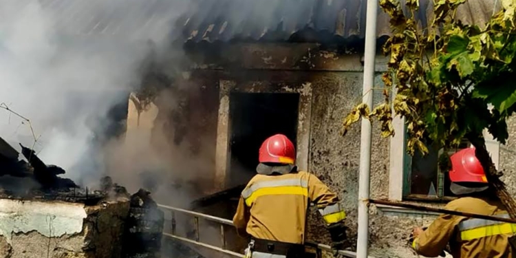 Минулої доби на Миколаївщині рятувальники 8 разів виїжджали на гасіння пожеж