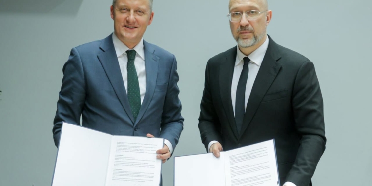 Литва надасть 4 млн євро для зміцнення енергонезалежності українських шкіл та лікарень, — Денис Шмигаль