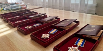 Назавжди в строю: родинам загиблих миколаївських гвардійців передано державні нагороди (ФОТО)