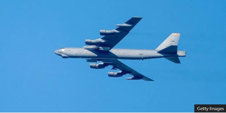 У США розбився стратегічний бомбардувальник В-52, загинуло 8 людей (ВІДЕО)