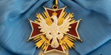 Потрійна мораль Польщі – чому Муссоліні та інших диктаторів не позбавили ордена «Білого Орла», а Зеленського хочуть