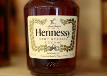 Hennessy вперше за 300-річну історію пішов у маси, щоб позбутися вироку старомодності