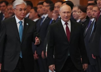 РФ хоче купити бензин у Казахстані. Там хочуть за це авіапаливо